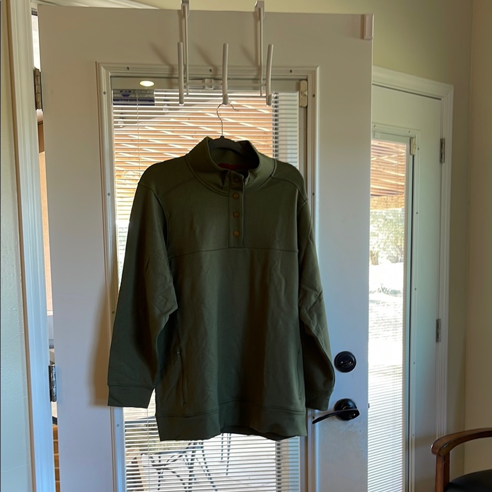Woolx Charlie women’s 1X Green Pullover French Terry Seatshirt.  Never worn.